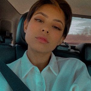 Meet your Posher, Melina